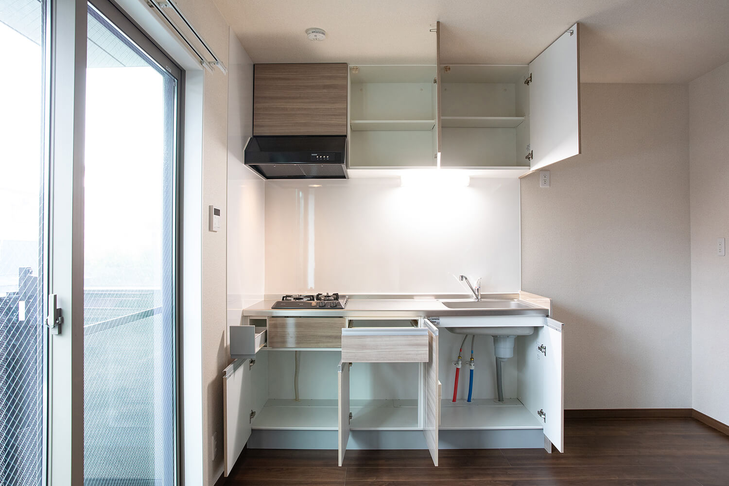 賃貸ガレージハウス|プレミアムガレージハウスの内部を特別公開!|キッチン収納